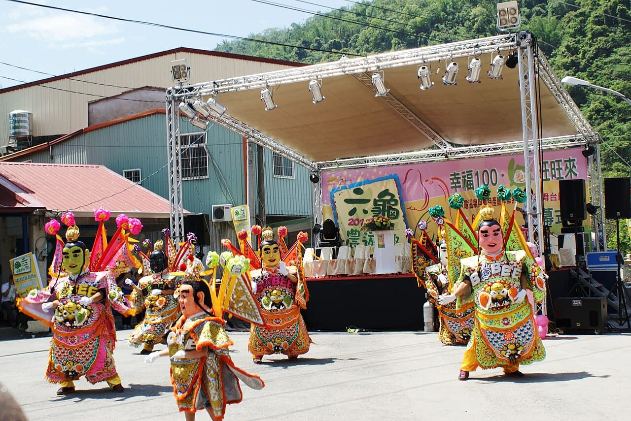 哪吒三太子傳說與陣頭文化:少年神明、家將與電音三太子